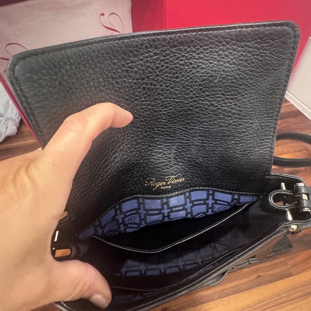 Roger Vivier Black ‘Pilgrim Du Jour’ Crossbody Bag - Picture 3 of 5